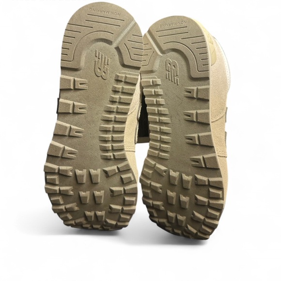 New Balance Beige 574 Boys Sneakers Size 6 - Picture 3 of 10